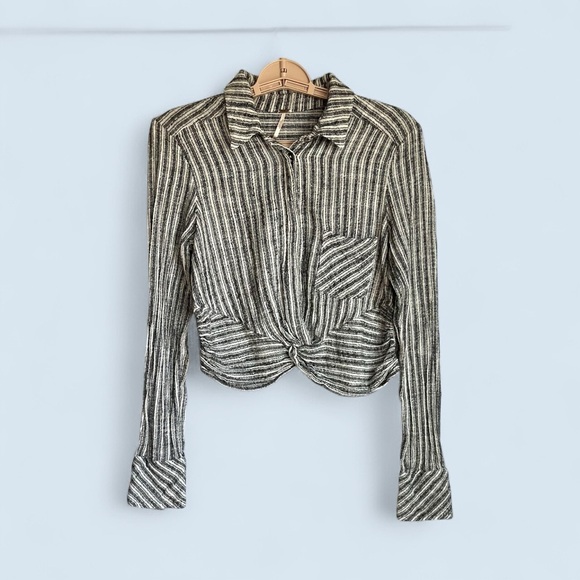 Free People Lust For Life Crop Top Sz S Twist Front Stripe Black White EUC - Picture 5 of 16